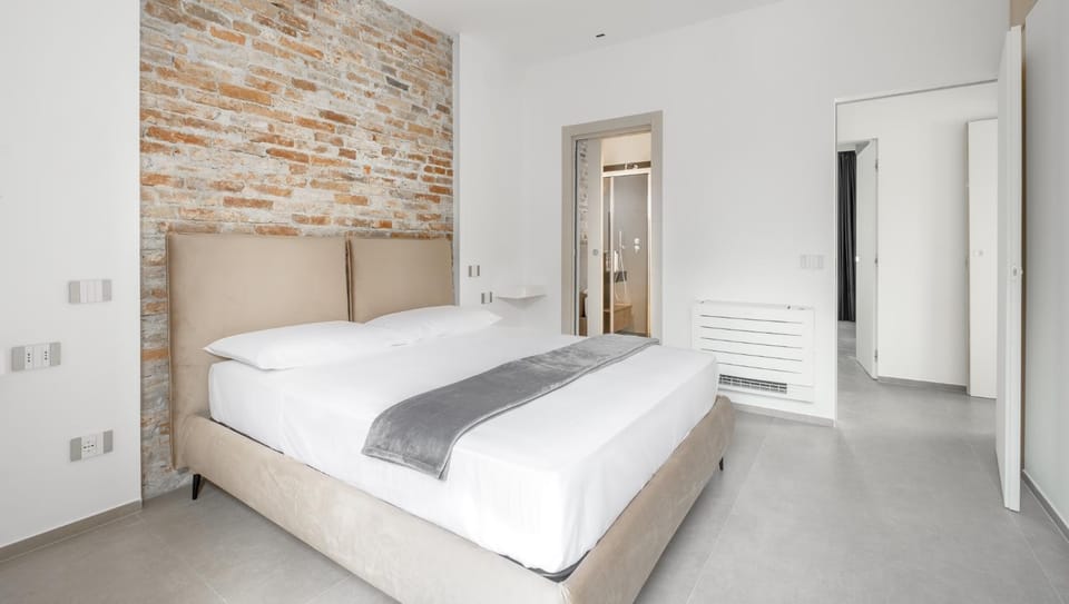 Bedroom, wardrobe