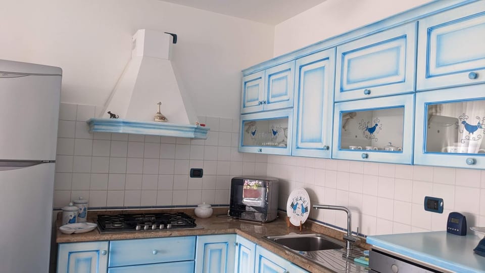 Kitchen or kitchenette, kitchen