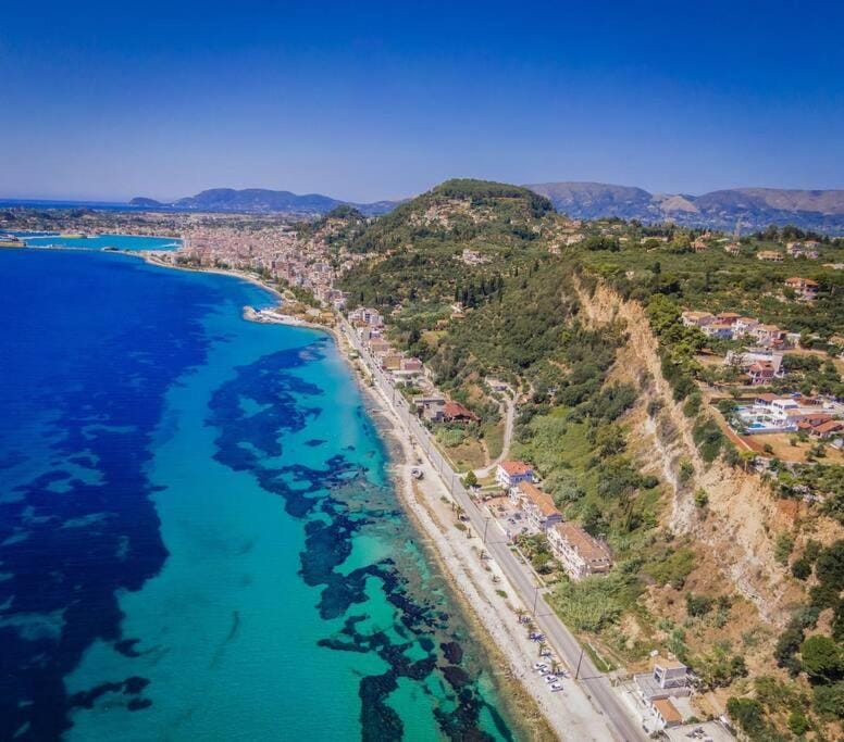 Nearby landmark, Day, Neighbourhood, Natural landscape, Bird's eye view, Beach, City view, Mountain view, Sea view