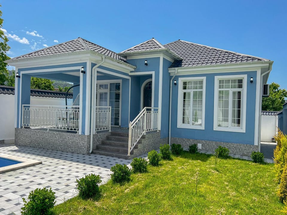 Property building, Spring, Day, Garden, Garden view