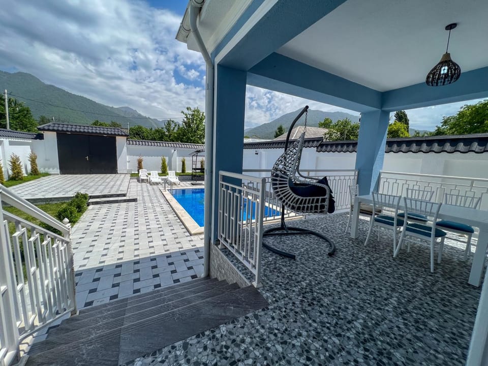 Patio, Day, Natural landscape, View (from property/room), Balcony/Terrace, Mountain view, Pool view, Swimming pool, sunbed