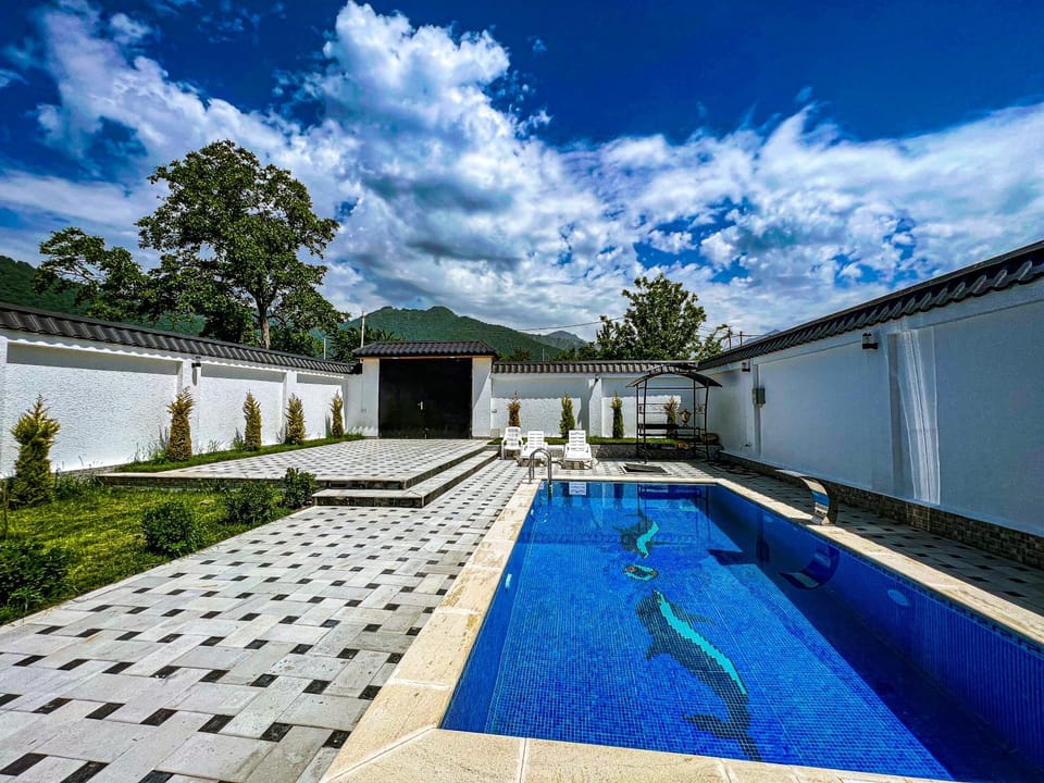 Day, Natural landscape, Mountain view, Pool view, Swimming pool, sunbed