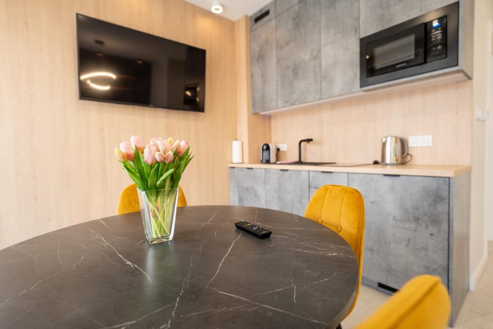 TV and multimedia, Kitchen or kitchenette