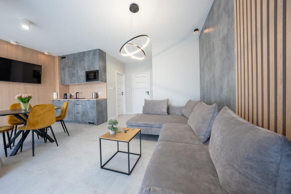 TV and multimedia, Kitchen or kitchenette, Living room, Seating area, Dining area