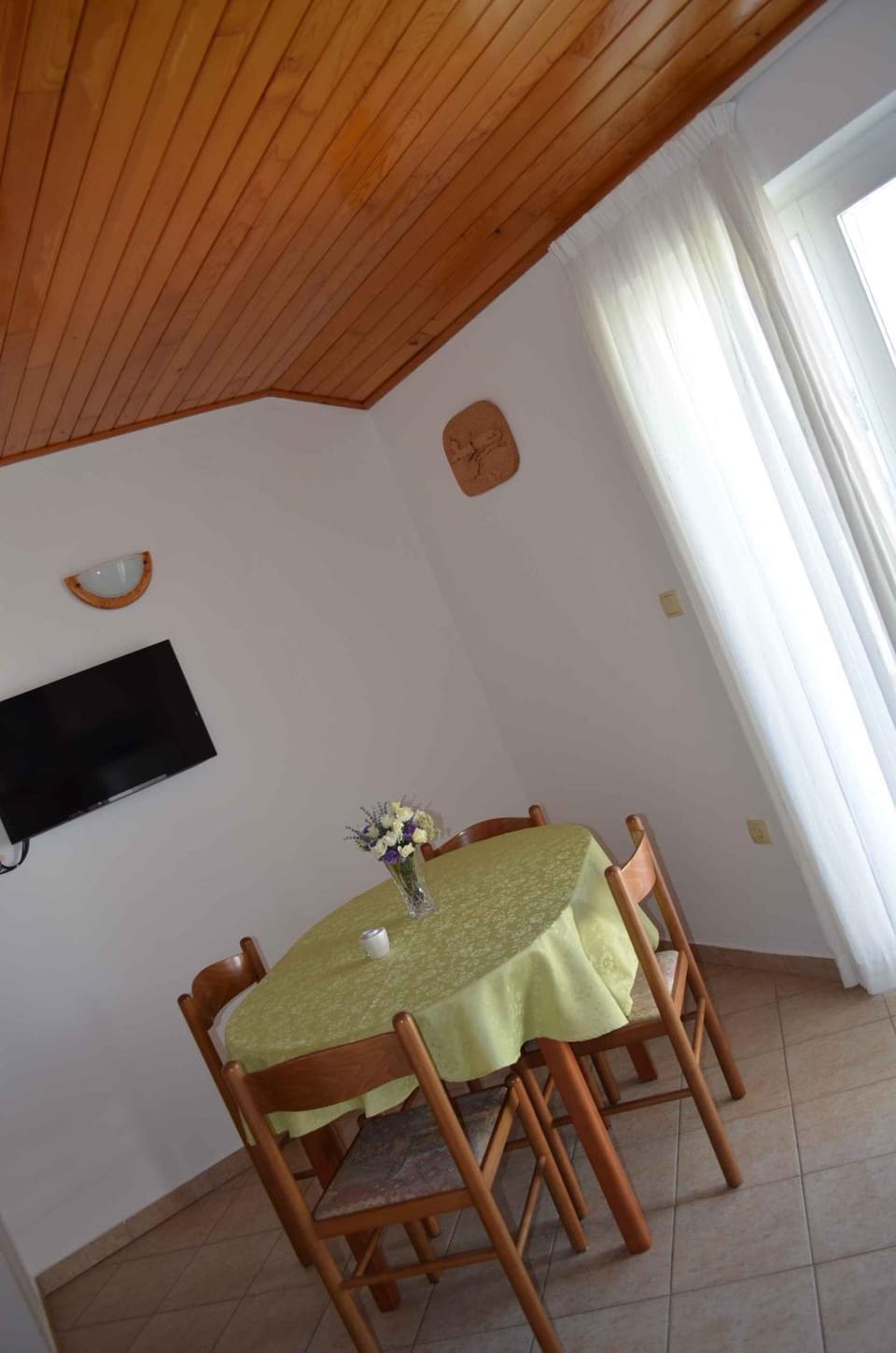 TV and multimedia, Living room, Dining area