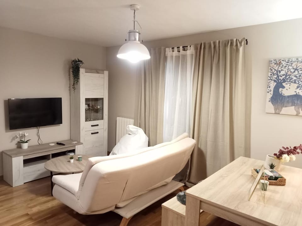 Communal lounge/ TV room, TV and multimedia, Photo of the whole room
