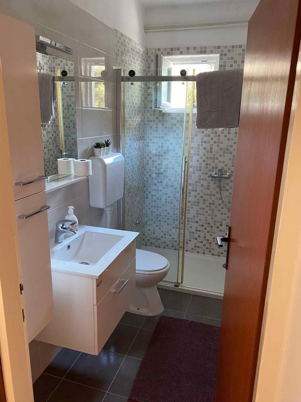 Shower, Bathroom