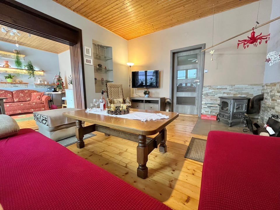 Living room, fireplace, fireplace