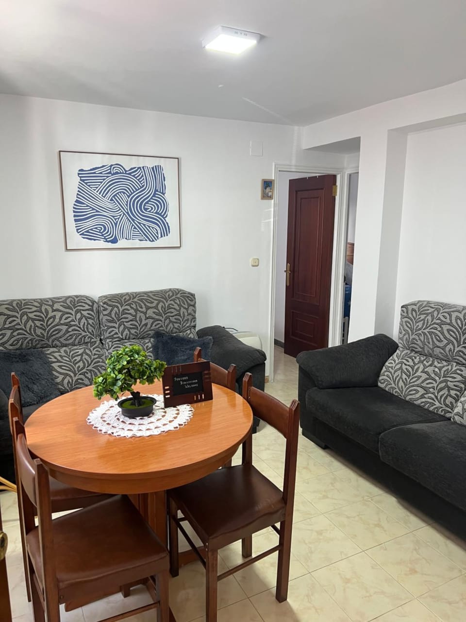 TV and multimedia, Living room, Seating area, Dining area
