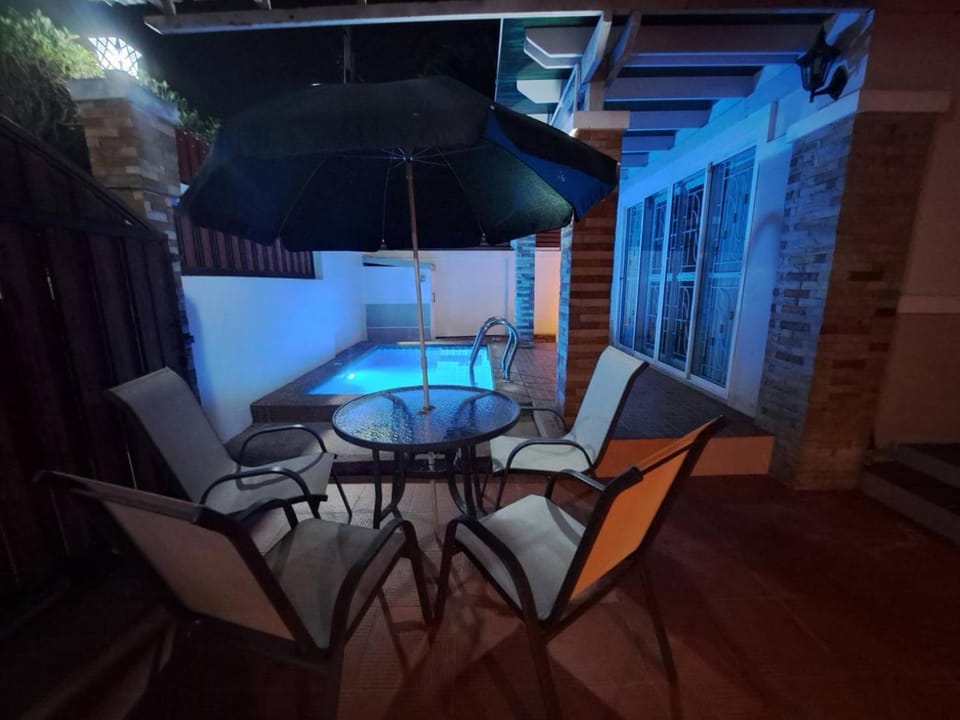 Patio, View (from property/room), Balcony/Terrace, Dining area, Pool view, Swimming pool