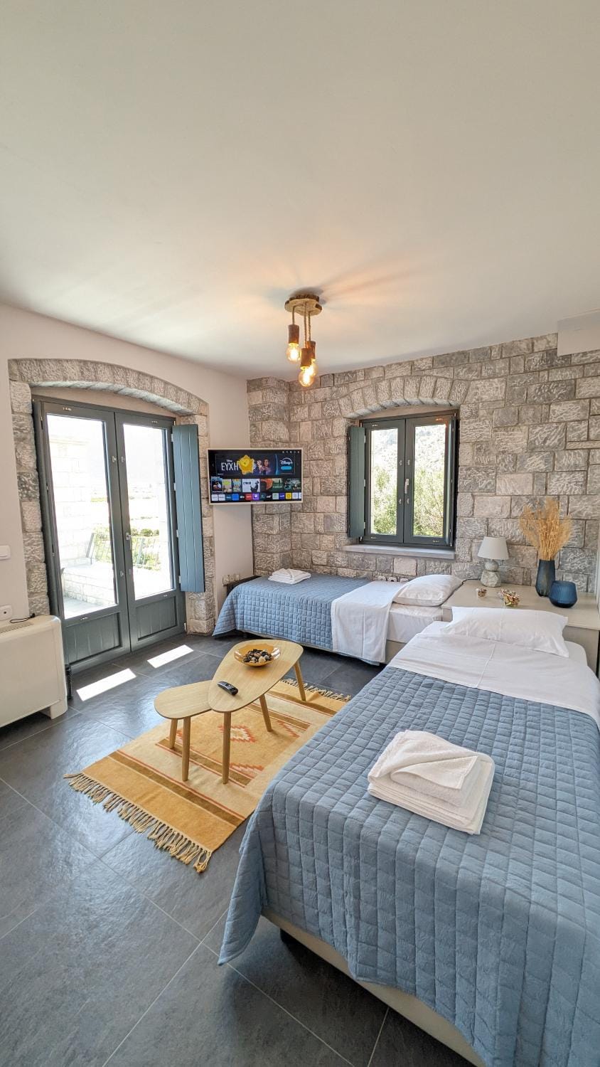 Bed, Living room