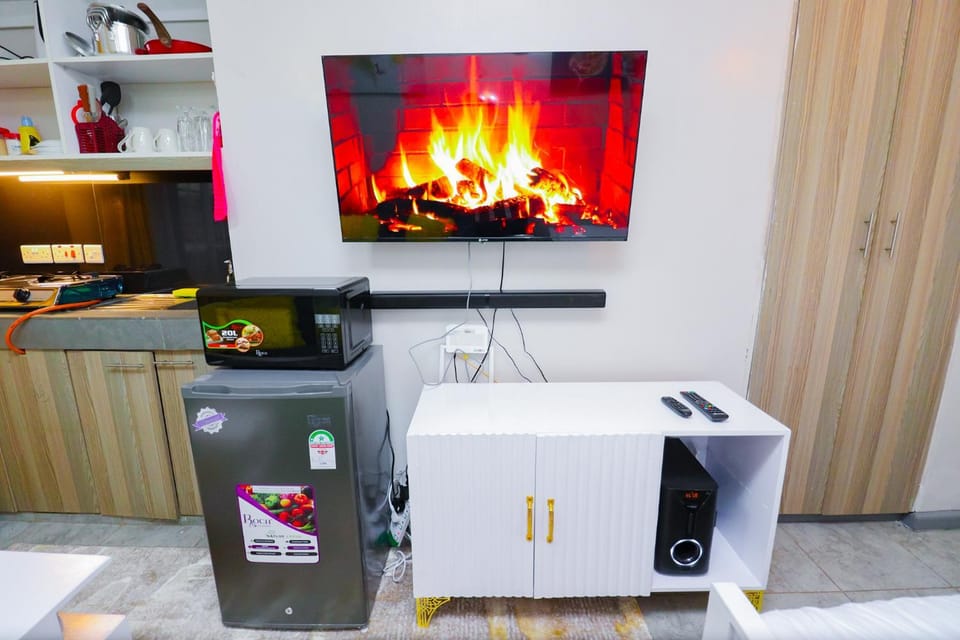 Communal lounge/ TV room