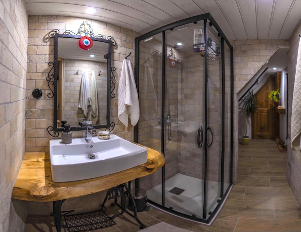 Shower, Bathroom, towels