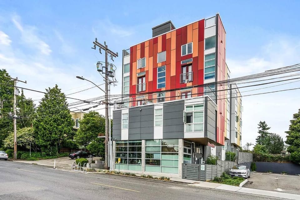 Pacific Trillium Studio, Wallingford 97 Walkscore Apartment in Seattle
