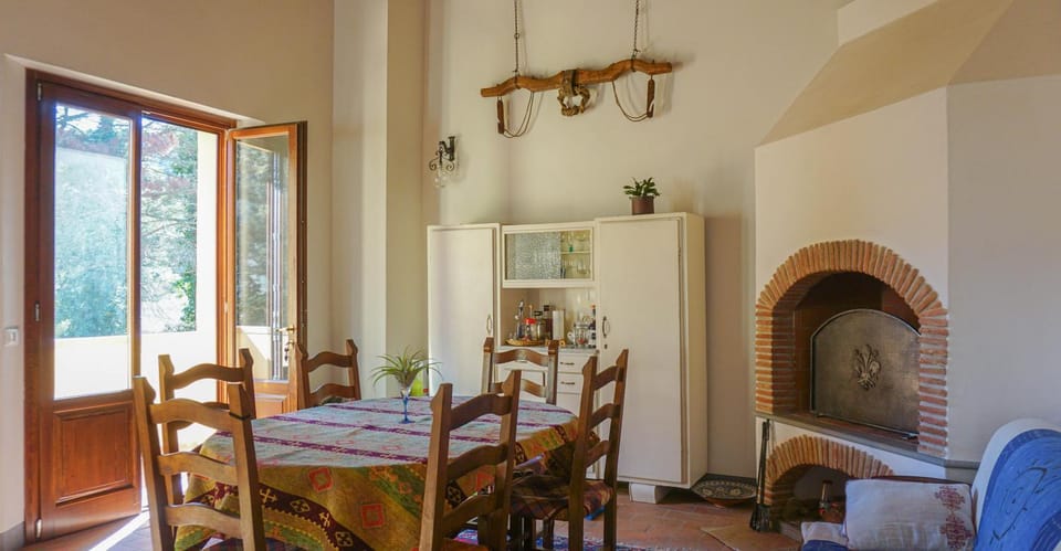 Kitchen or kitchenette, Living room, Dining area, Internal: Not applicable to any particular room