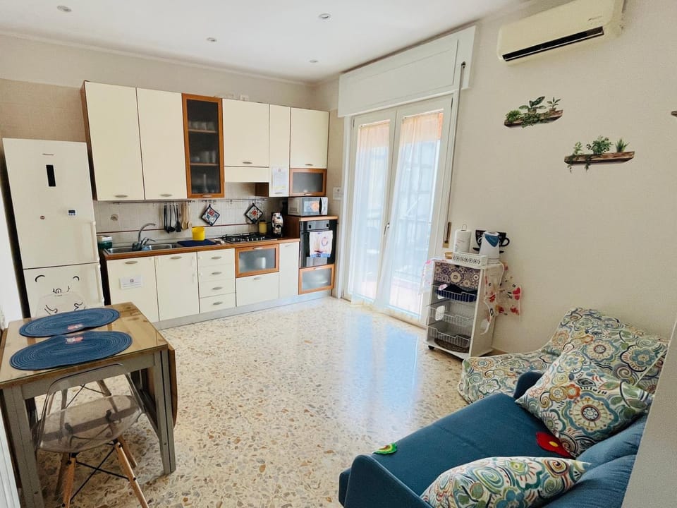 Kitchen or kitchenette, kitchen