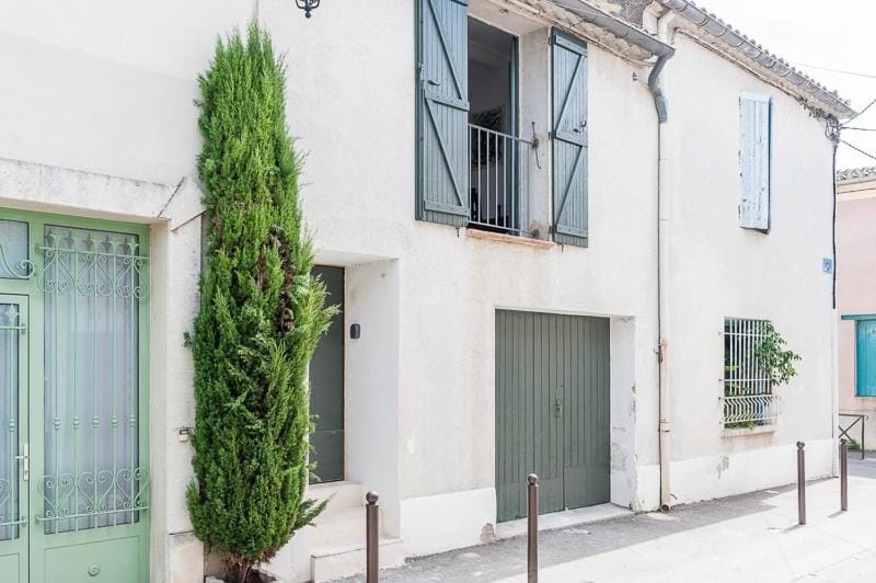 Property building, Street view