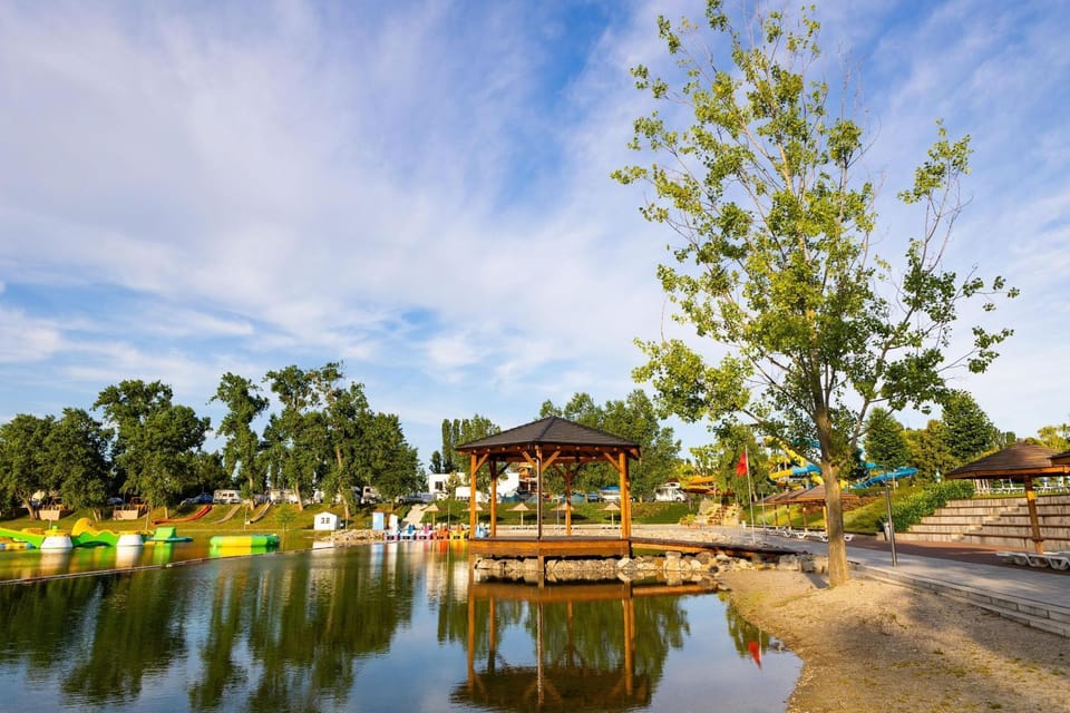Nearby landmark, Natural landscape, Lake view