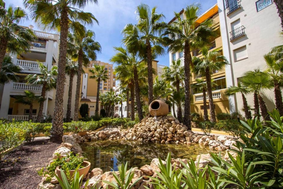 Buganvilla Apartment, 95m2, 3 Bedrooms, Terrace, 300m to Los Locos Beach Apartment in Torrevieja