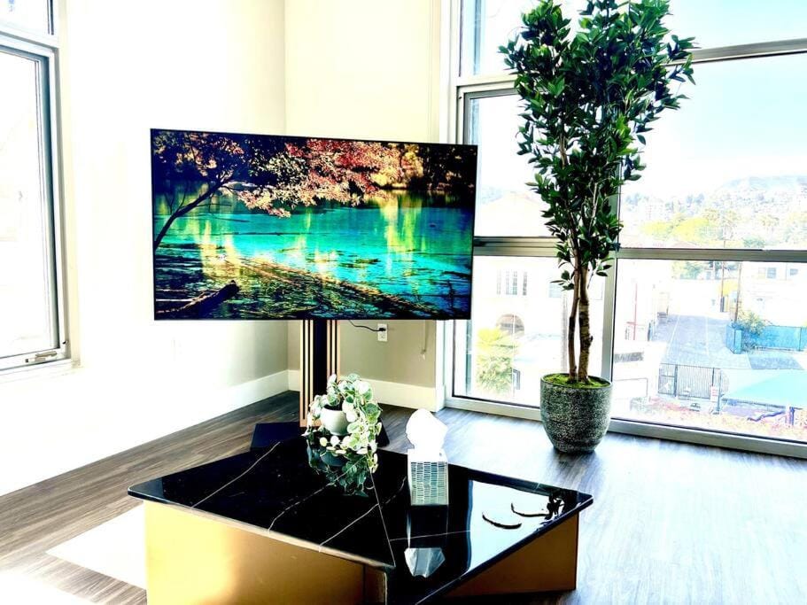 Hollywood Sign View 2 Bed 2 Bath Premium Corner Apartment hotel in Hollywood