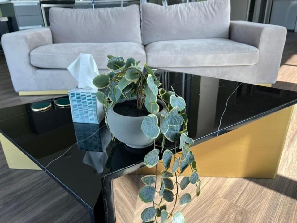 Hollywood Sign View 2 Bed 2 Bath Premium Corner Apartment hotel in Hollywood