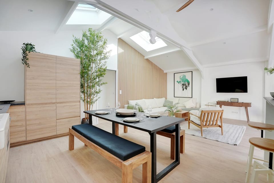 TV and multimedia, Living room, Dining area