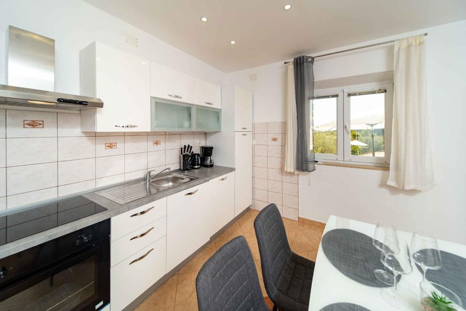 Coffee/tea facilities, Dining area
