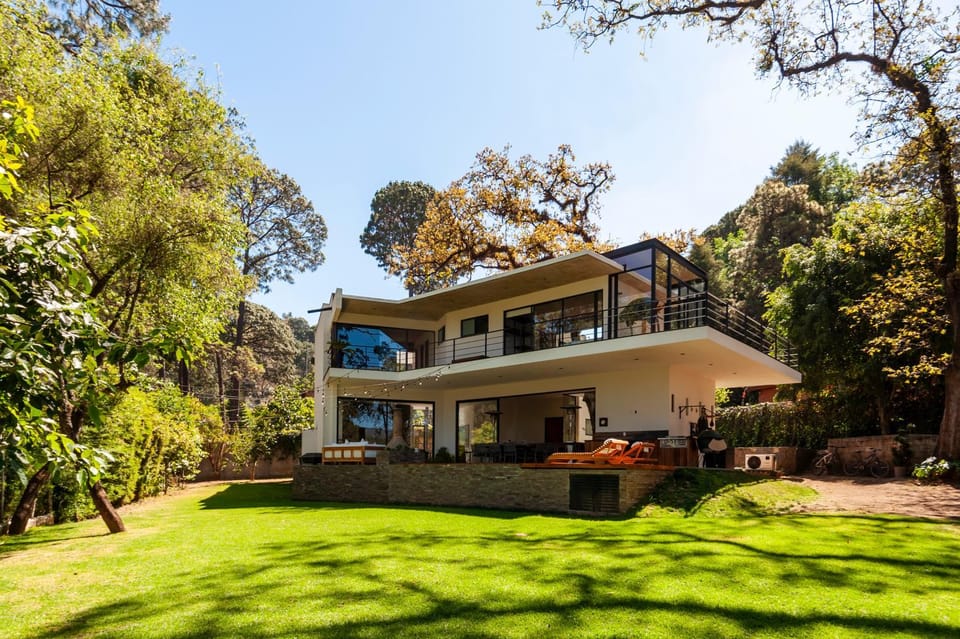 Property building, Facade/entrance, Garden