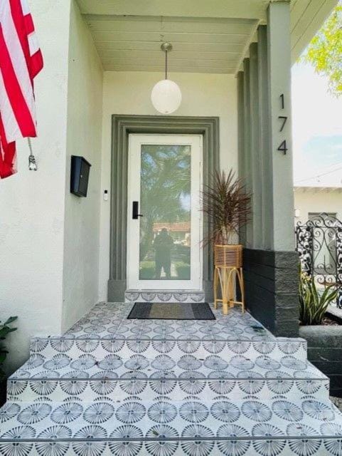 Facade/entrance
