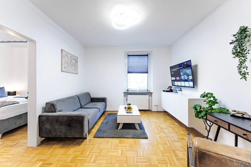 TV and multimedia, Living room, Photo of the whole room, Seating area, Evening entertainment