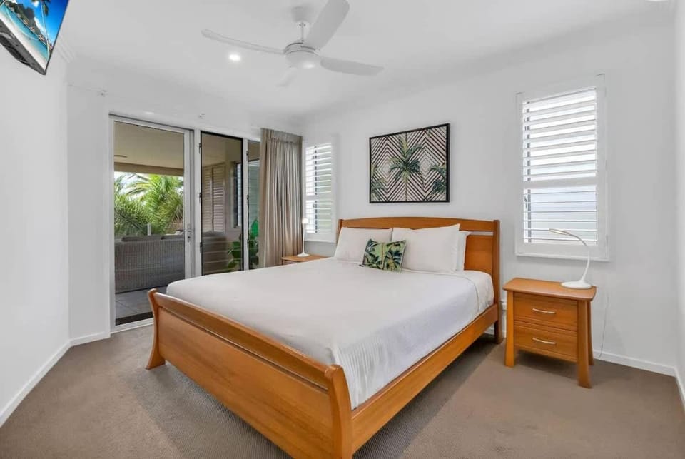 The Esplanade Escape - Your Ideal Beachfront Break Apartment in Palm Cove