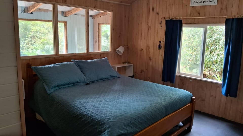 Property building, Bed, Photo of the whole room, Bedroom