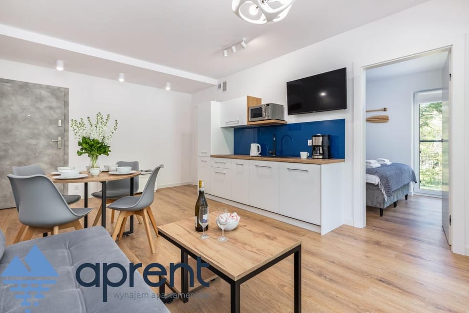 TV and multimedia, Kitchen or kitchenette, Living room, Seating area, Dining area