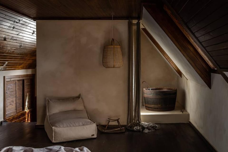 Hot Tub, Bedroom