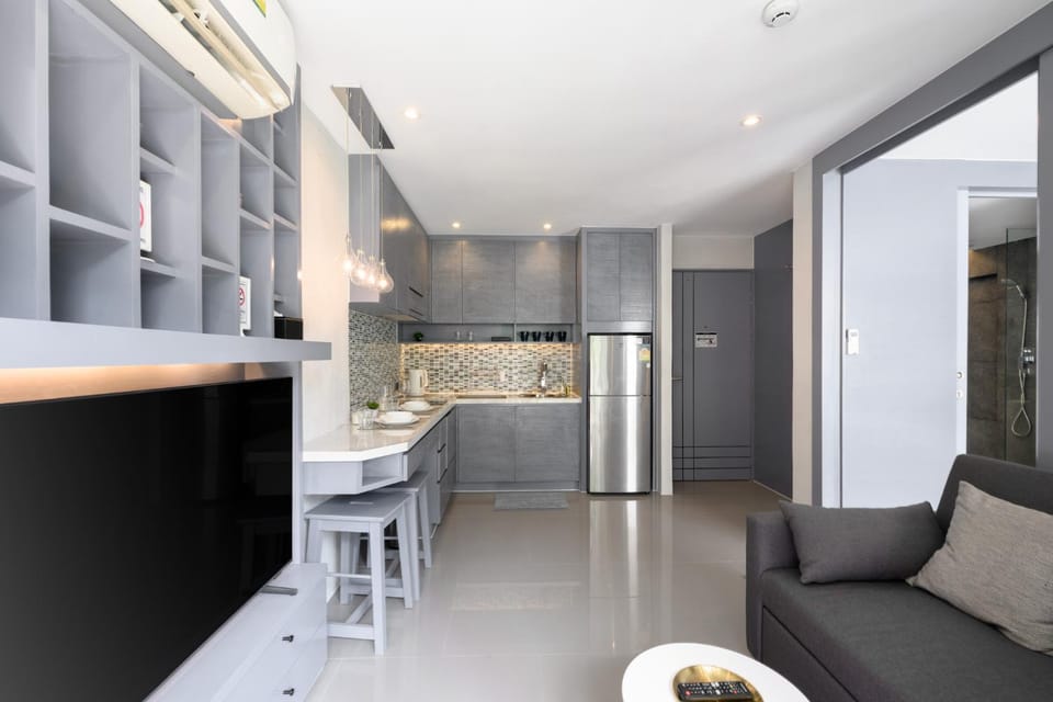Kitchen or kitchenette, Seating area
