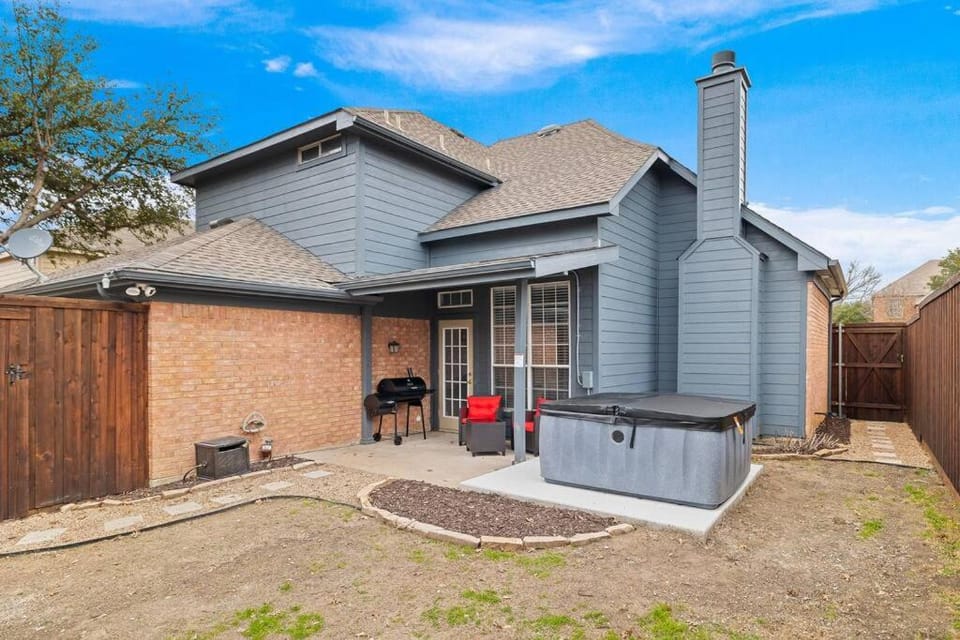 Property building, Patio, Day, BBQ facilities