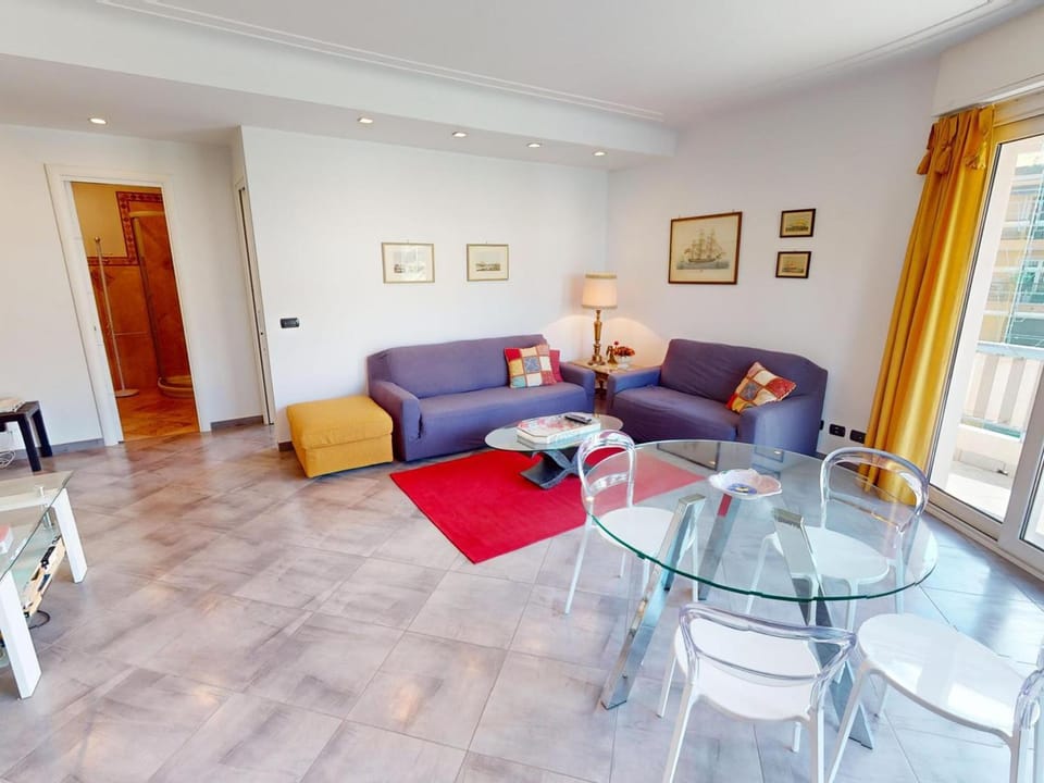 Agréable 3P avec climatisation et balcon, proche plages Apartment in Roquebrune-Cap-Martin