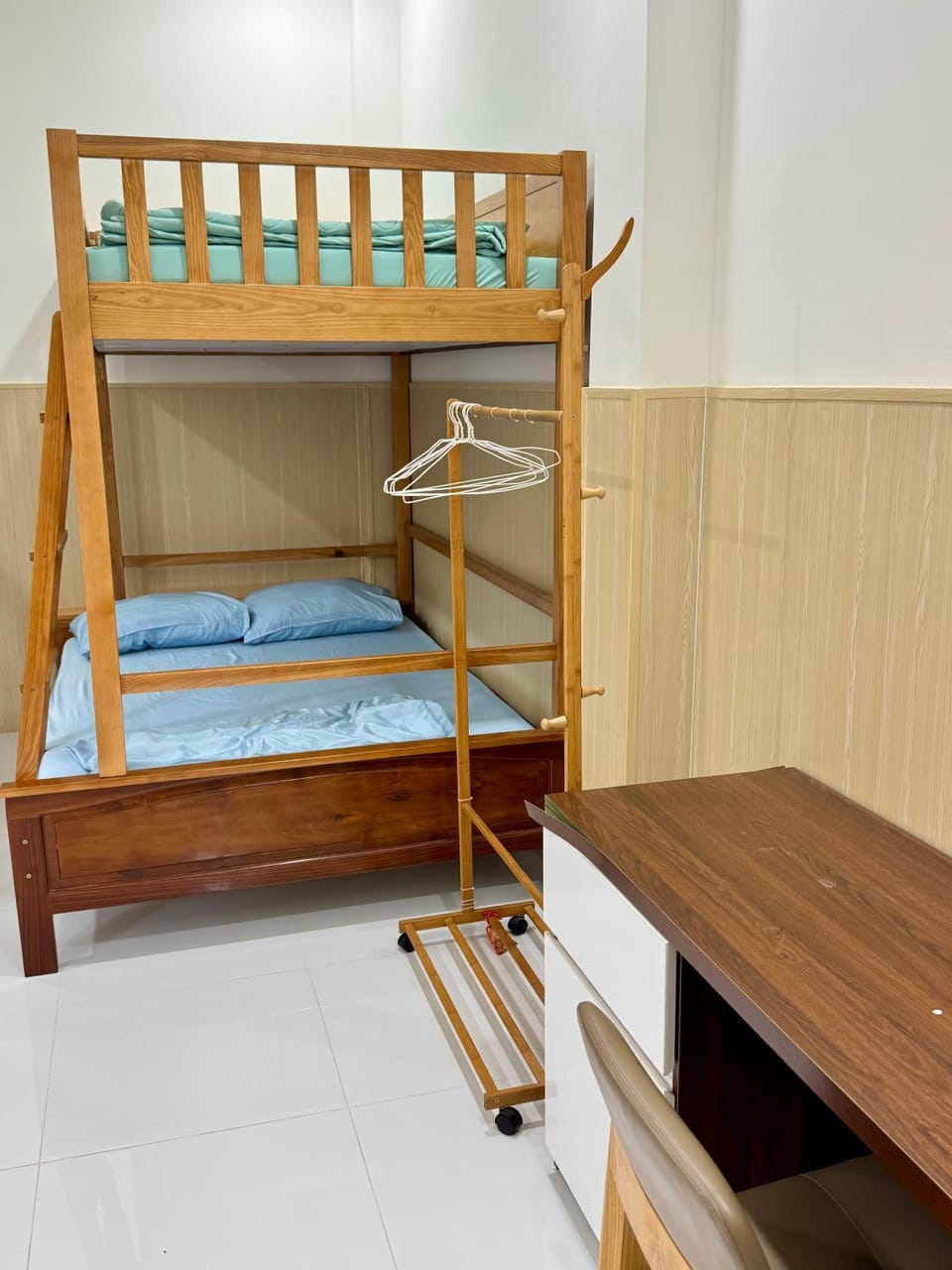 Bed, Photo of the whole room, Bedroom, bunk bed