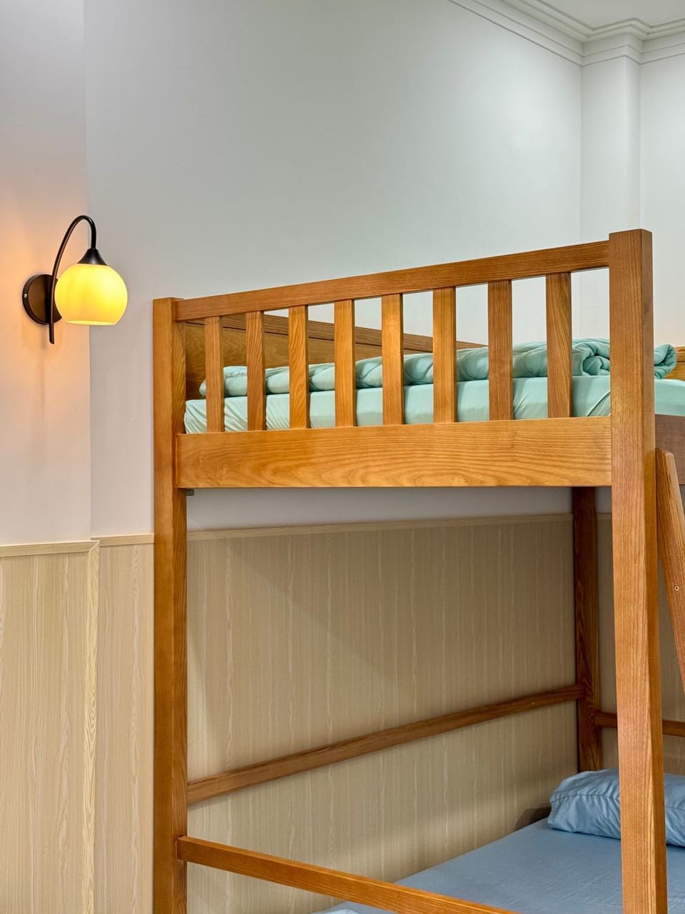 Bed, bunk bed