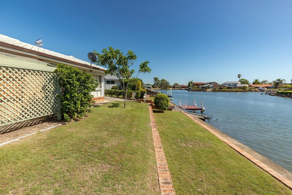 Garden, Lake view, River view