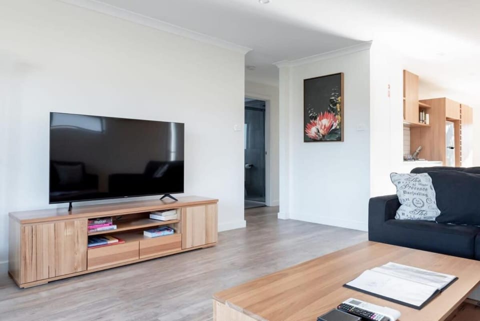 Modern & Convenient in Newstead House in Tasmania