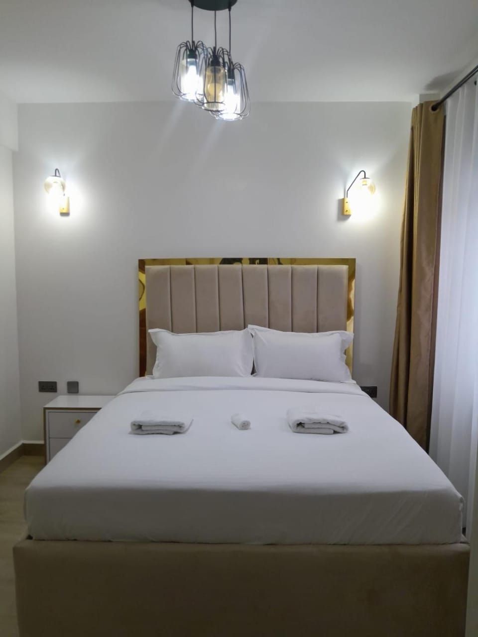 Bed, Photo of the whole room, Bedroom