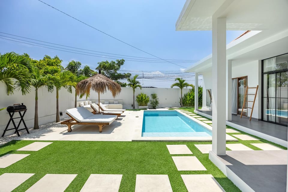 Villa Zoja Canggu, 4 mins to beach, Pererenan Villa in North Kuta