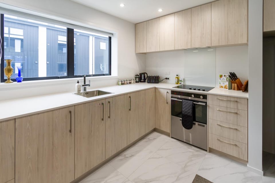 Coffee/tea facilities, Kitchen or kitchenette, Photo of the whole room, Decorative detail, dishwasher, minibar, pet friendly, stove