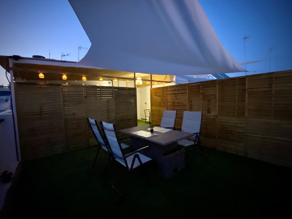 Patio, Dining area, sunbed