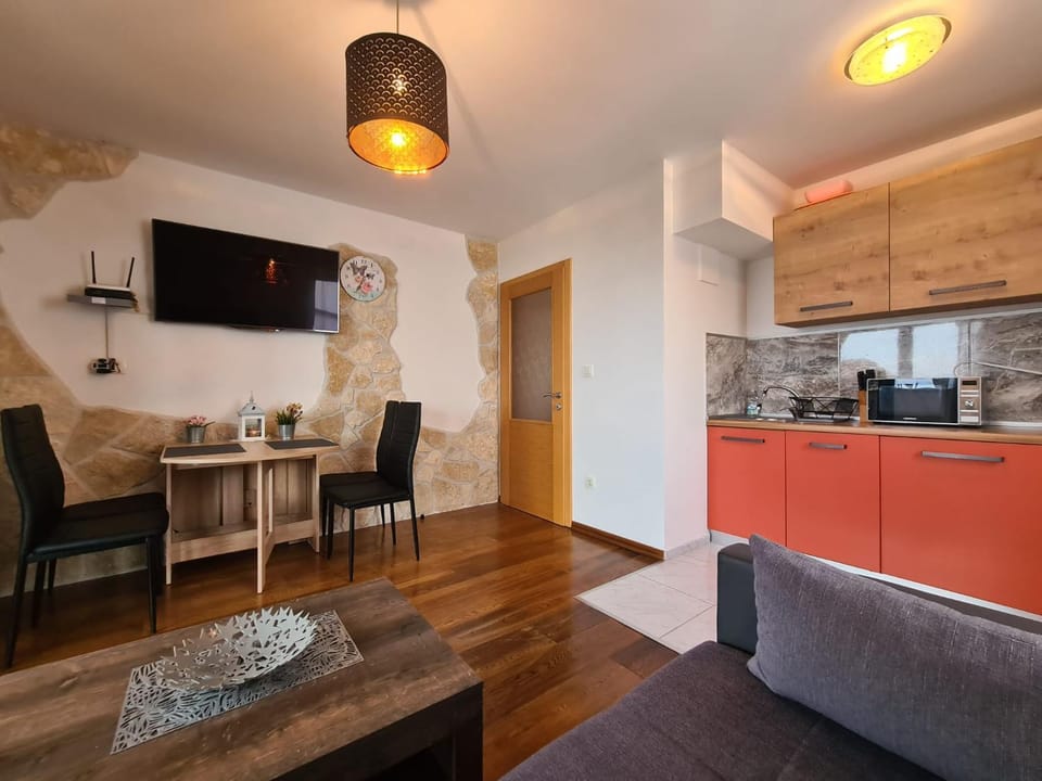 Living room, Dining area, kitchen