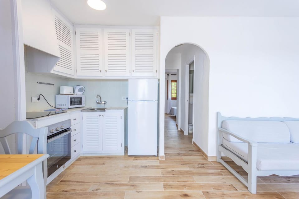 Property building, Kitchen or kitchenette, Living room