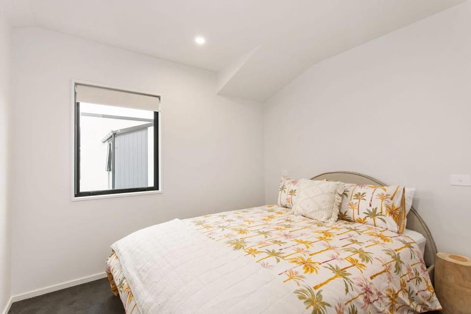 Style Location New Sunny 2Bdrms Free Park Apartment in Christchurch