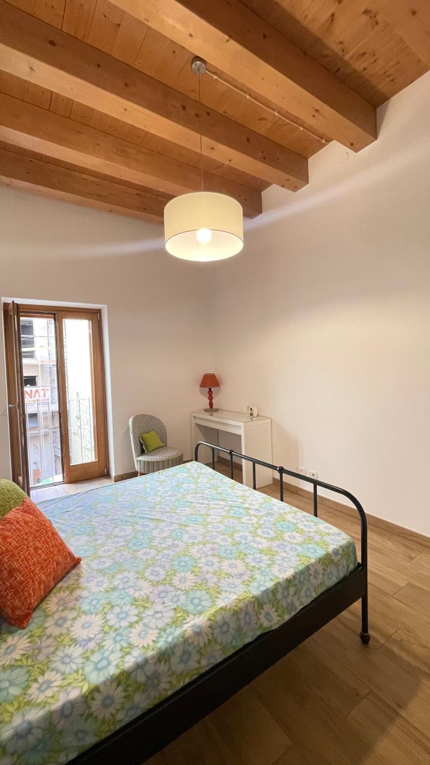 Bed, Photo of the whole room, Bedroom