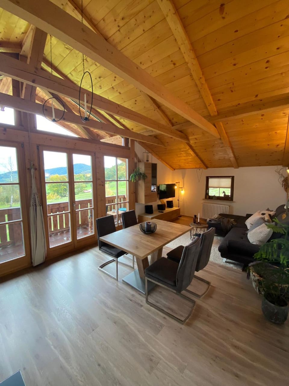 TV and multimedia, Living room, Seating area